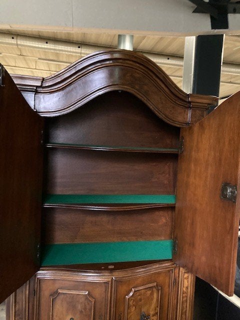 Foto 9 van servieskast buffetkast brocante notenhout 2 delen ALS NIEUW