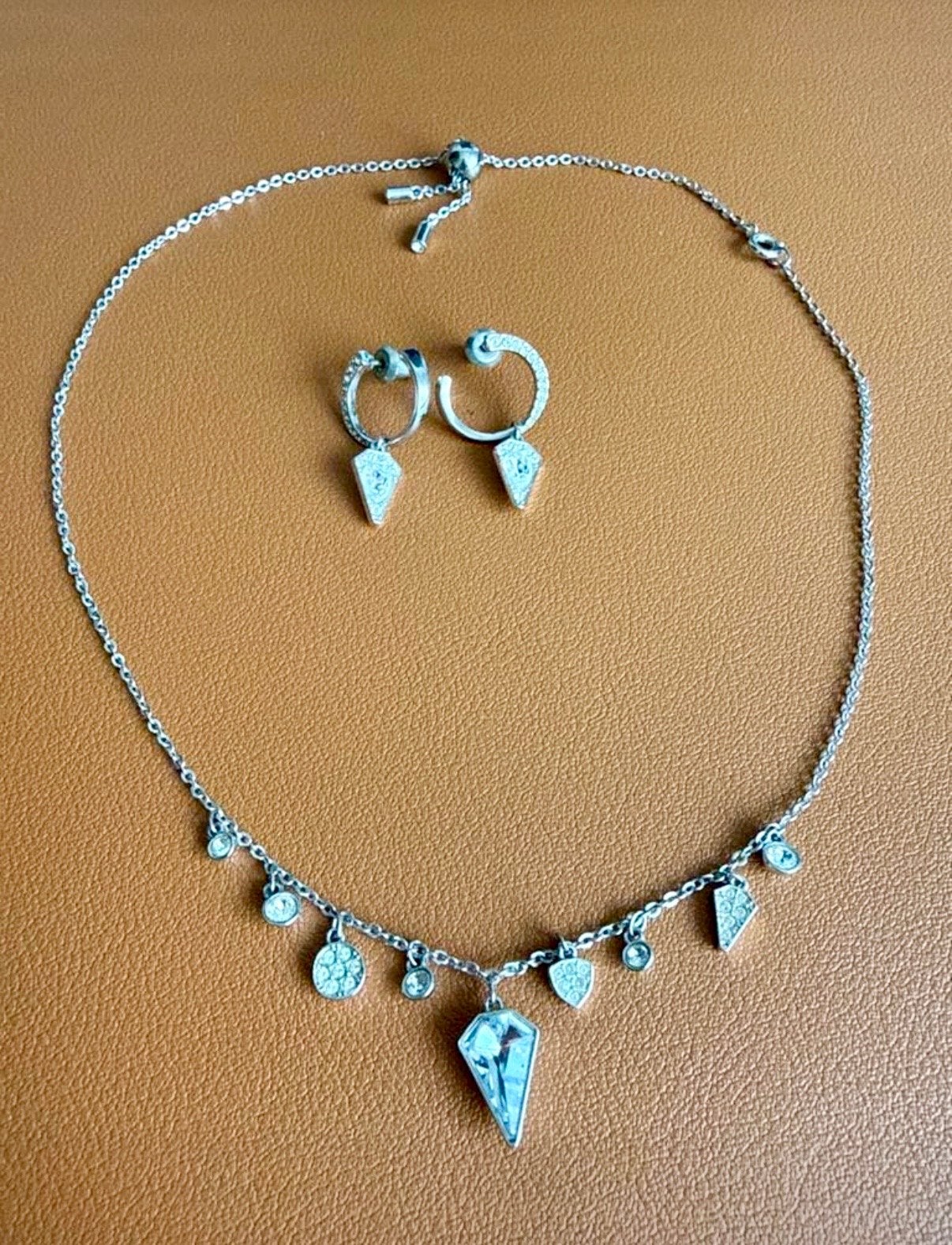 Swarovski ketting met oorbellen., Met kristal, Overige materialen, Ophalen of Verzenden, Zo goed als nieuw