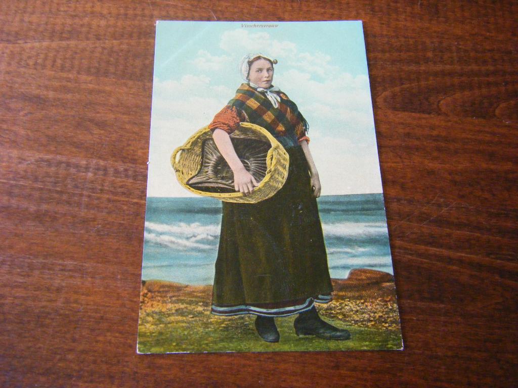 Y37 - Vissersvrouw - Klederdracht - Mooi/Zeer oud, Ophalen of Verzenden, Voor 1920, Zeeland