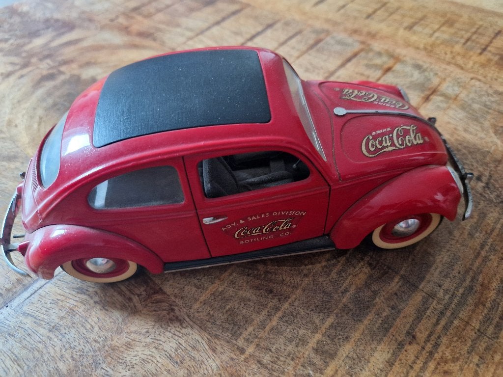 5 volkswagen kevers 1 volkswagen bus, Hobby en Vrije tijd, Modelauto's | 1:18, Ophalen, Zo goed als nieuw, Auto, Solido