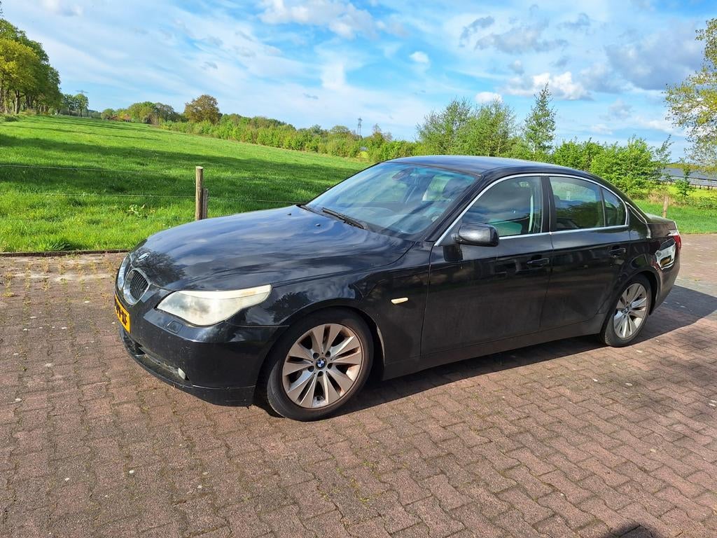 Nette BMW 525 6 cil. diesel uit 2005!, 2500 cc, 258 pk, Zwart, Particulier