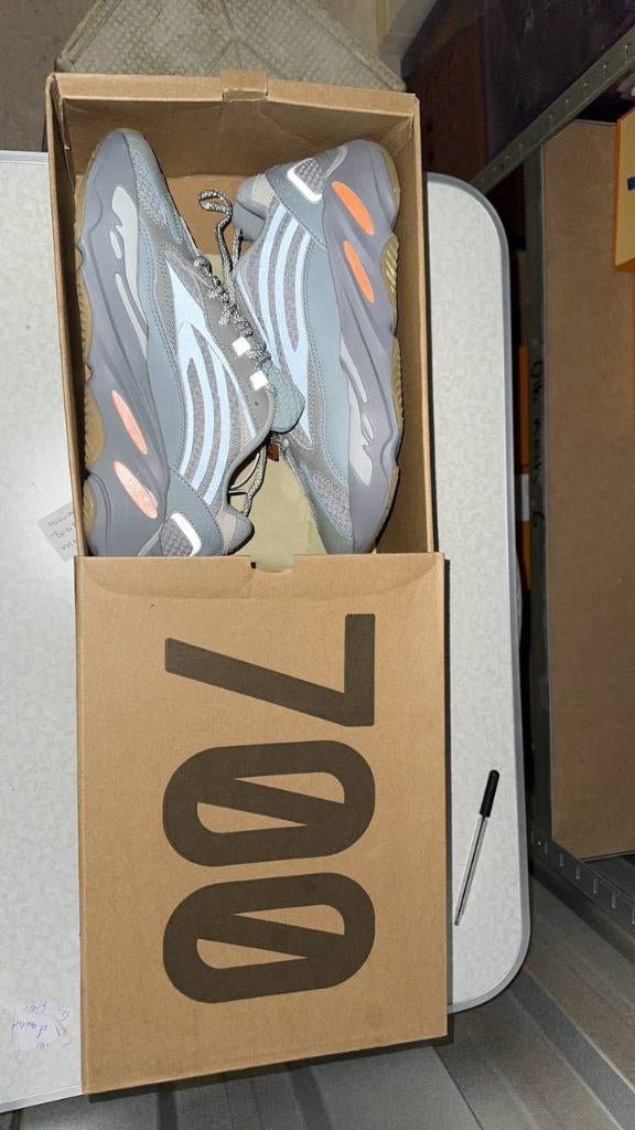 yeezy 700 grey, Kleding | Heren, Schoenen, Nieuw, Overige kleuren, Ophalen of Verzenden