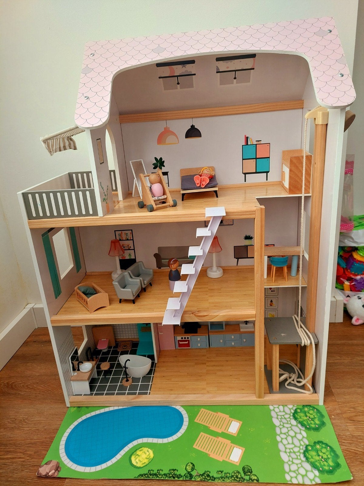 Poppenhuis te koop leuk als Sinterklaas cadeau, Ophalen