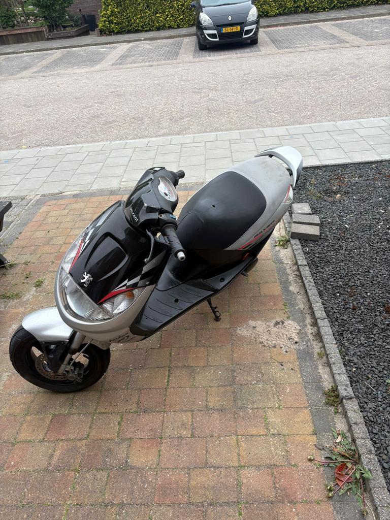 Peugeot Vivacity Scooter - Zilver/Zwart, Ophalen, Gebruikt, Maximaal 45 km/u, Benzine