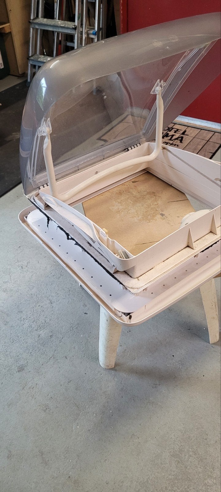Dakluik met hor en verduistering voor camper/caravan, Ophalen