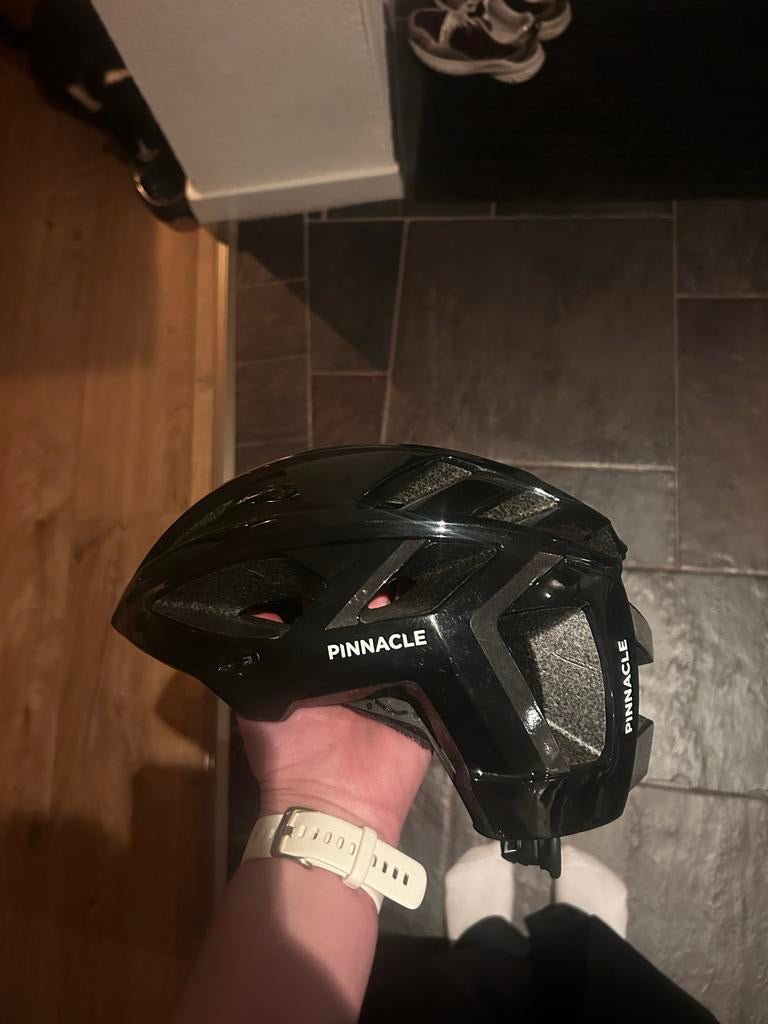 Pinnacle fietshelm - Maat L - Zo goed als nieuw, Fietsen en Brommers, Ophalen of Verzenden, Zo goed als nieuw, L