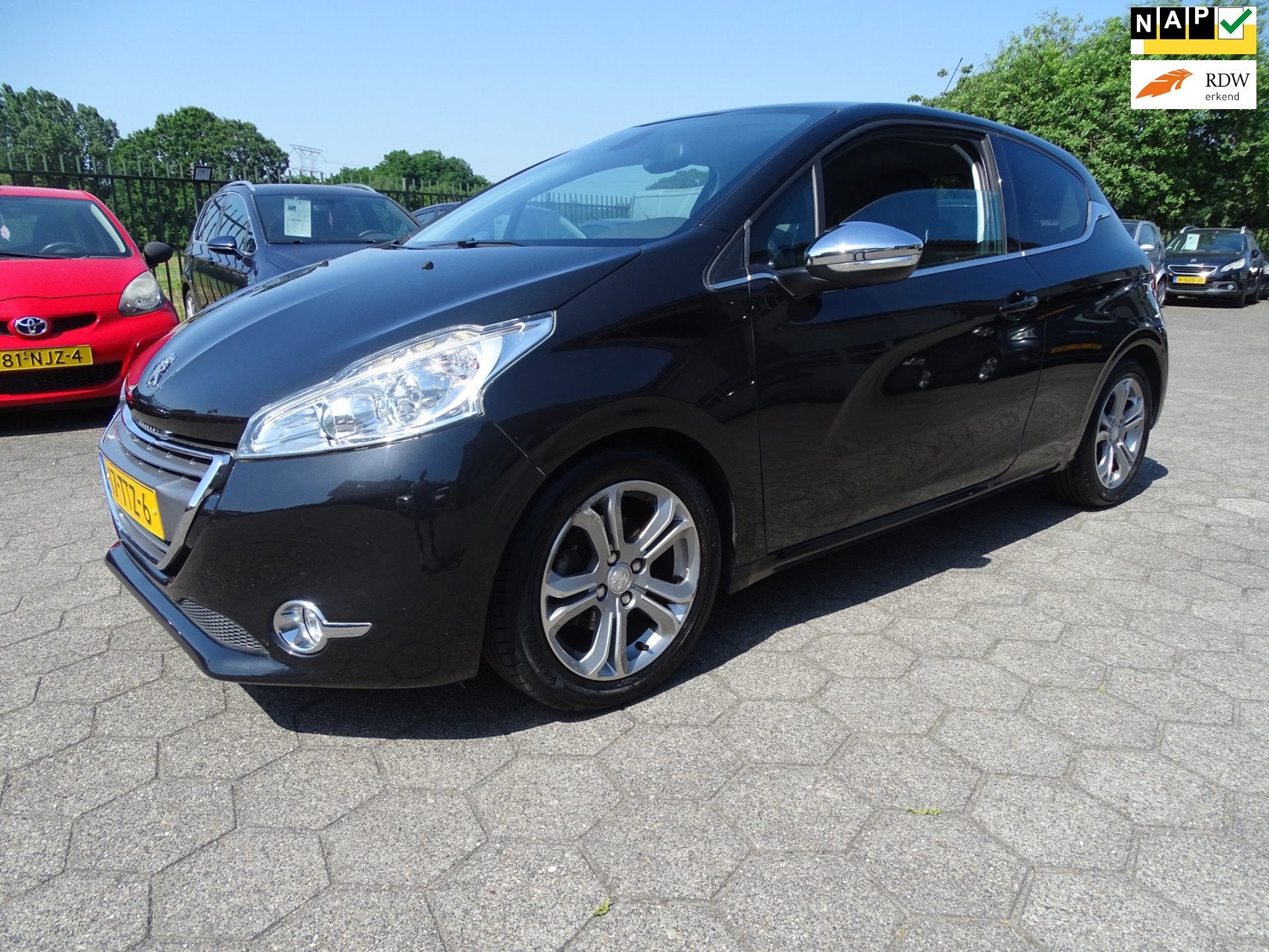 Peugeot 208 1.6 VTi Allure ECC/LMV/CRUISE/TREKHAAK, Voorwielaandrijving, Euro 5, Gebruikt, Zwart