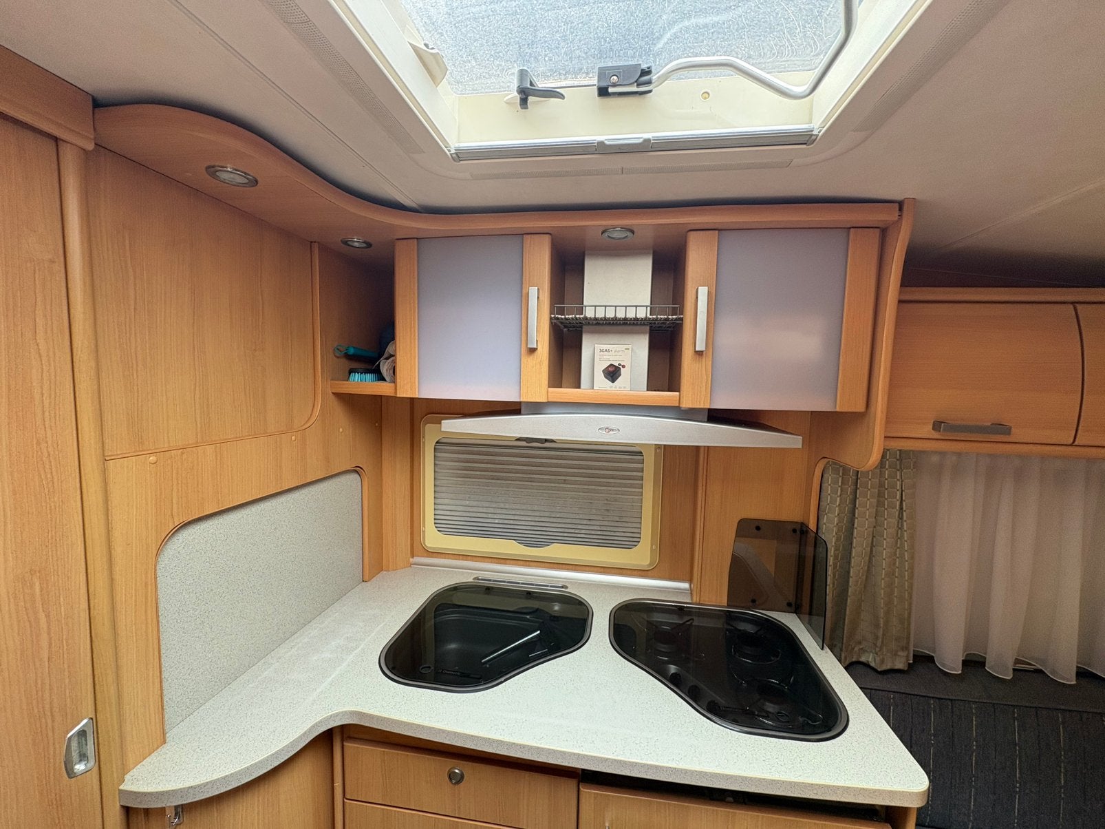 Caravan T.E.C. 555 K1, Mover, T.E.C., Rondzit, Particulier