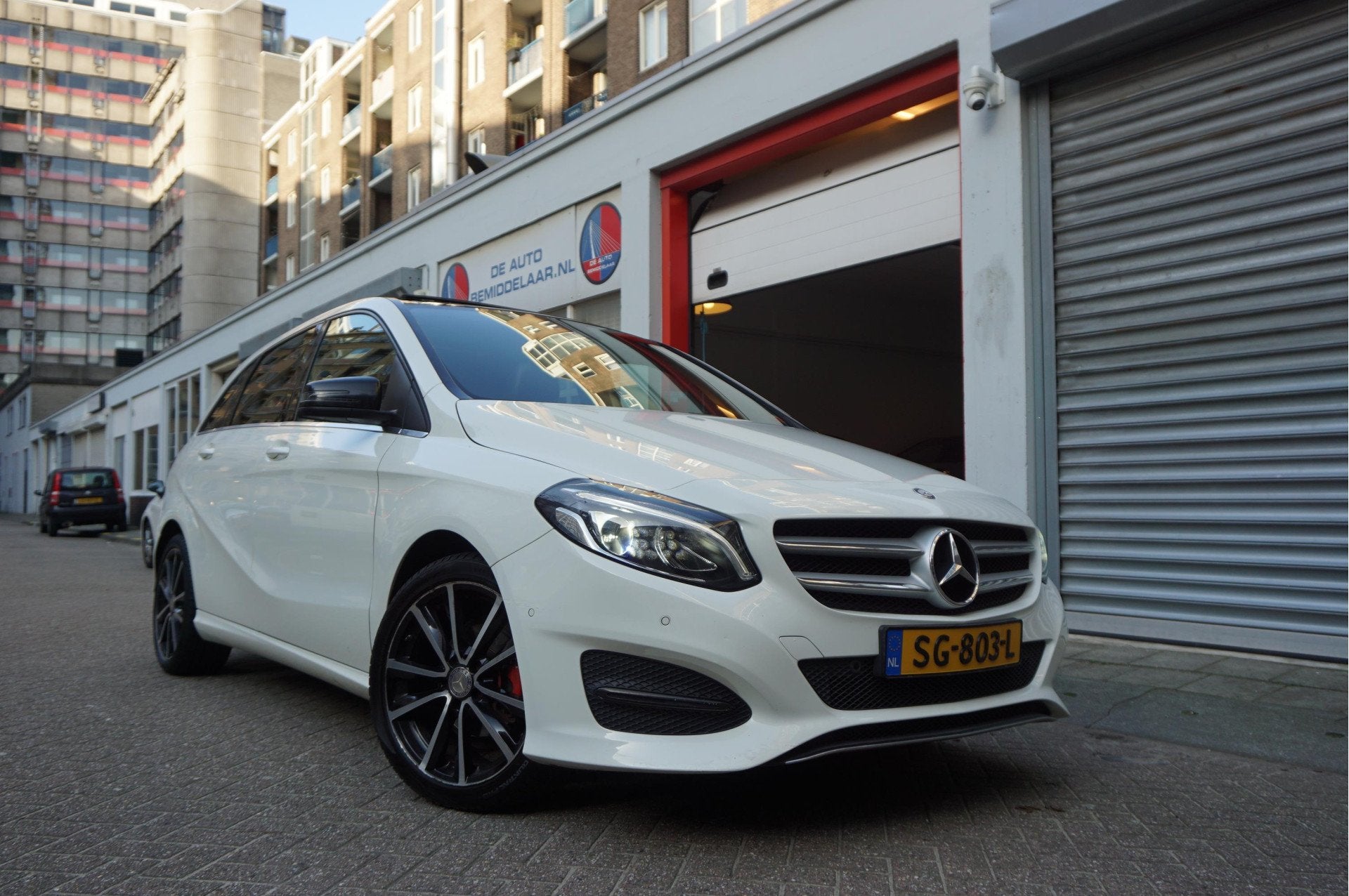 Mercedes-Benz B-Klasse 180 d Prestige Night | Panoramadak |, Voorwielaandrijving, Gebruikt, 4 cilinders, Wit