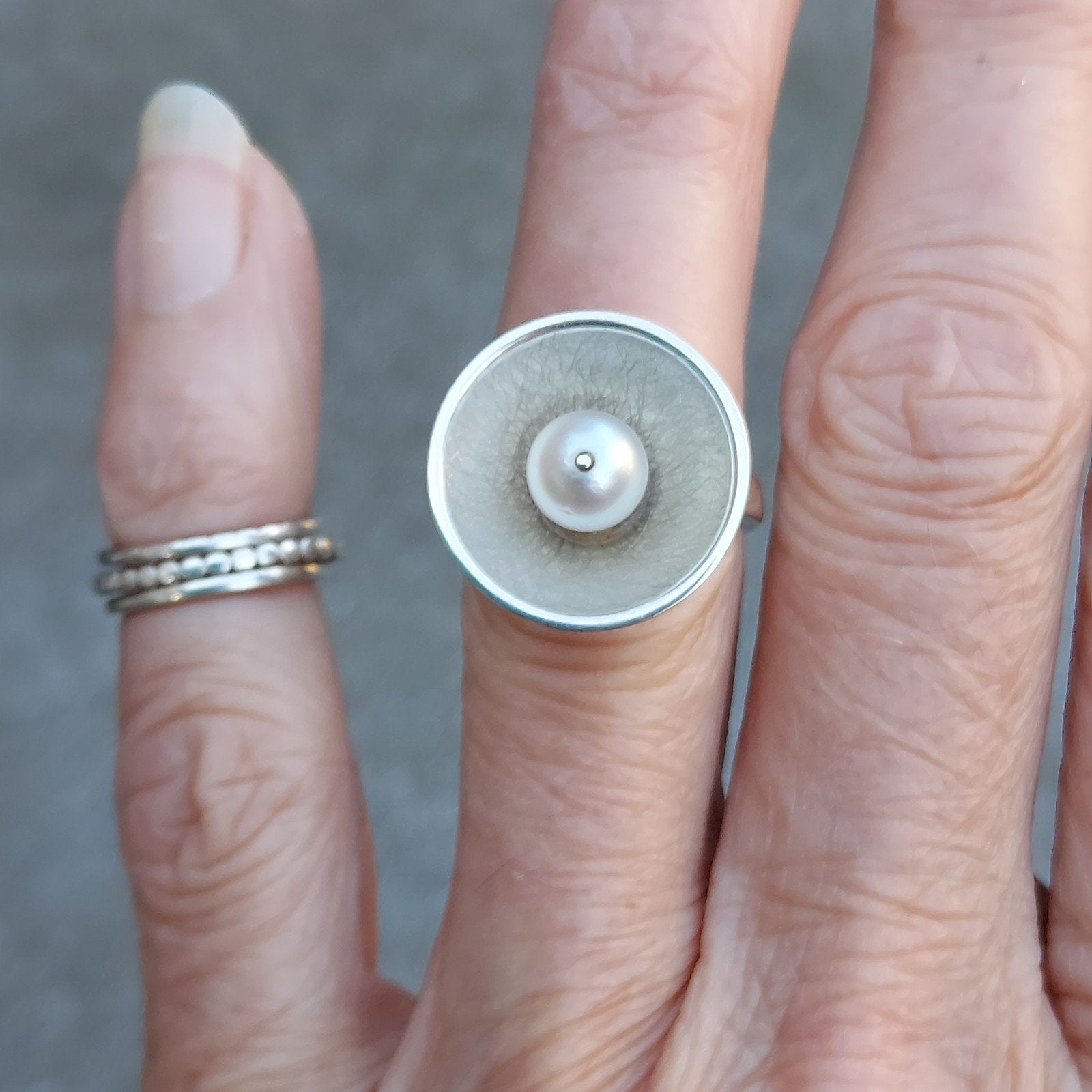 Mooie nieuwe zilveren ring met een witte Cultivé Parel mt16+, Wit, Nieuw, Ophalen of Verzenden, Kleiner dan 17