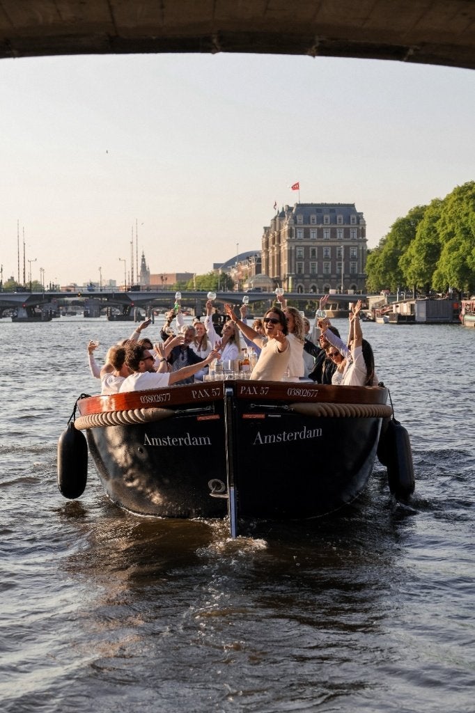Prachtige Sloep Huren in Amsterdam Inclusief Schipper  35pax, Met schipper, Party- of Rondvaartboot