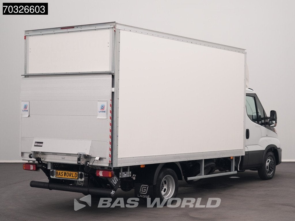 Iveco Daily 35C16 3.0L Laadklep Dubbellucht 160PK Bakwagen A, Auto's, Stof, Gebruikt, Euro 6, 4 cilinders