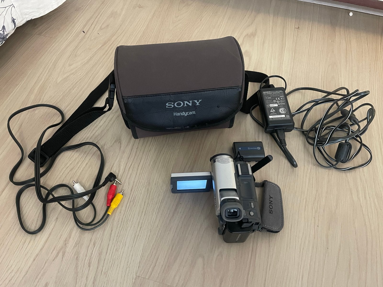 Sony DCR-HC14E Mini DV Camcorder met tas en accessoires, Mini dv, Gebruikt, 20x of meer, Ophalen of Verzenden