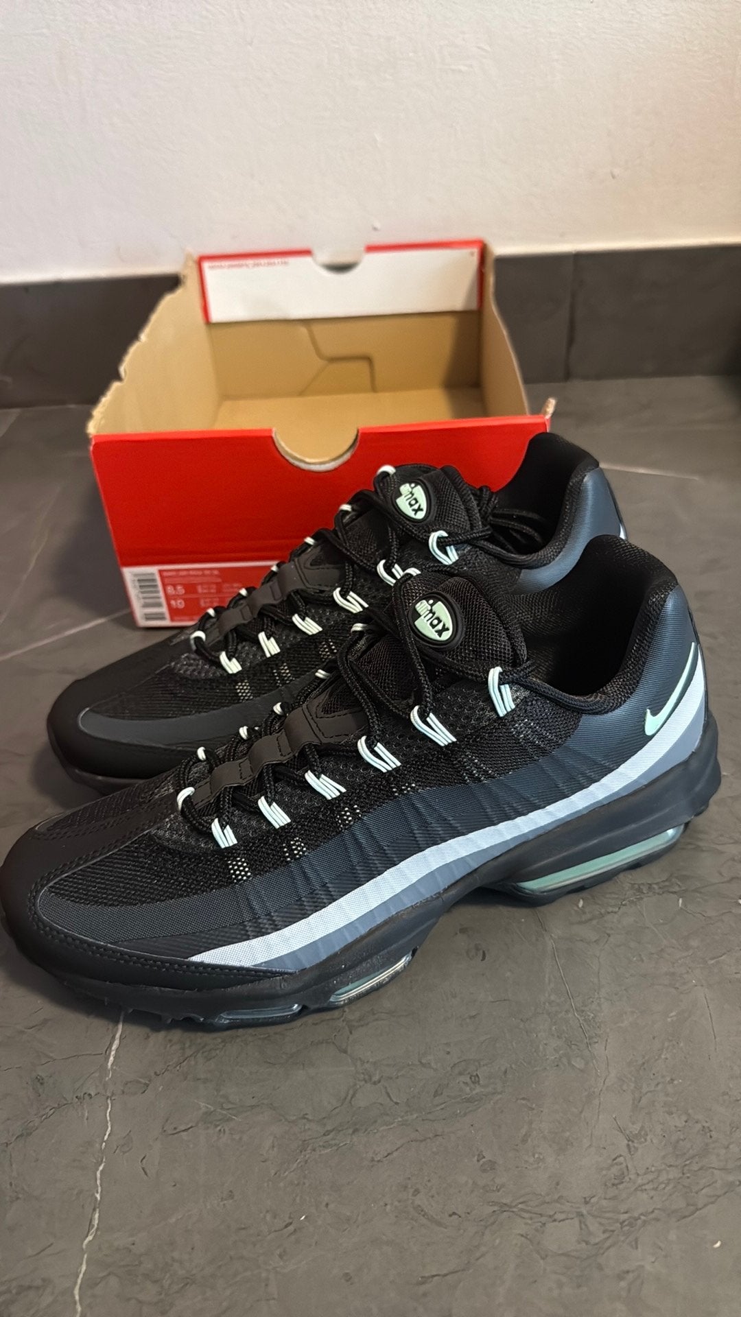 Nike Air Max 95 ultra EUR 42 | 42,5 | 43 | 44,5, Kleding | Heren, Schoenen, Ophalen of Verzenden, Zo goed als nieuw, Overige kleuren