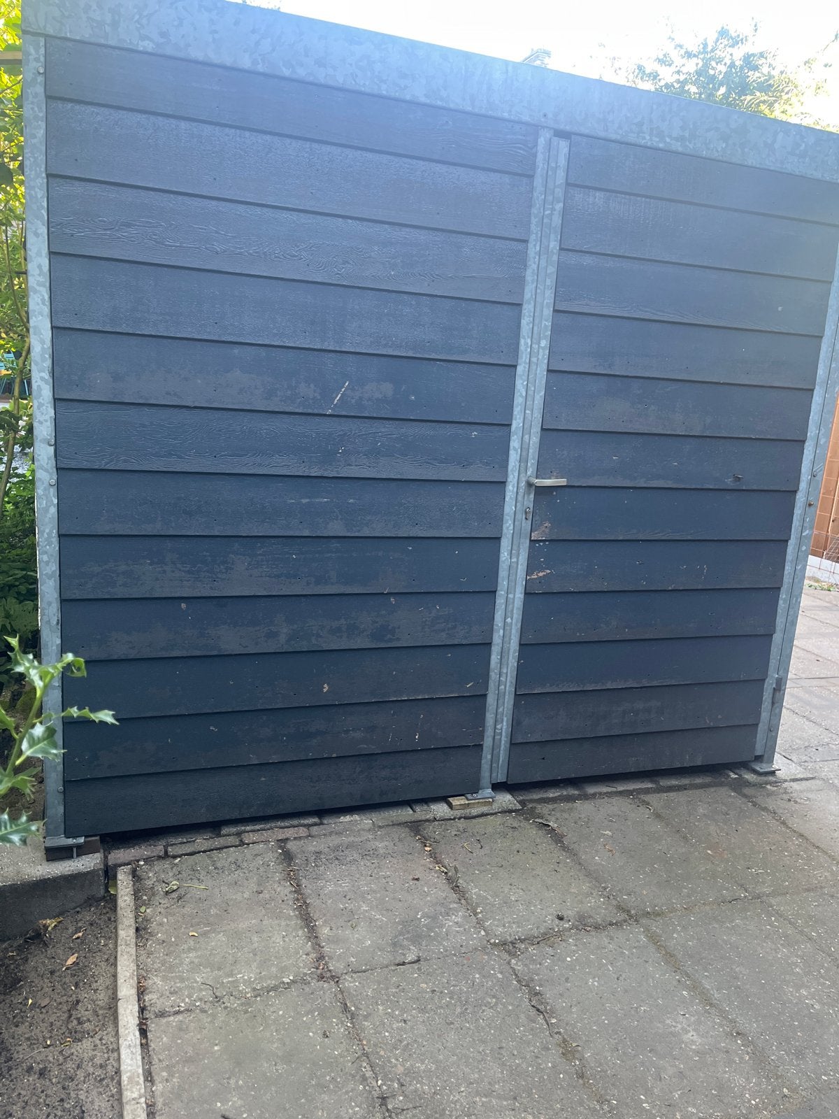 Robuuste houten berging met metalen frame, Ophalen, Gebruikt, Metaal, Fietsenberging