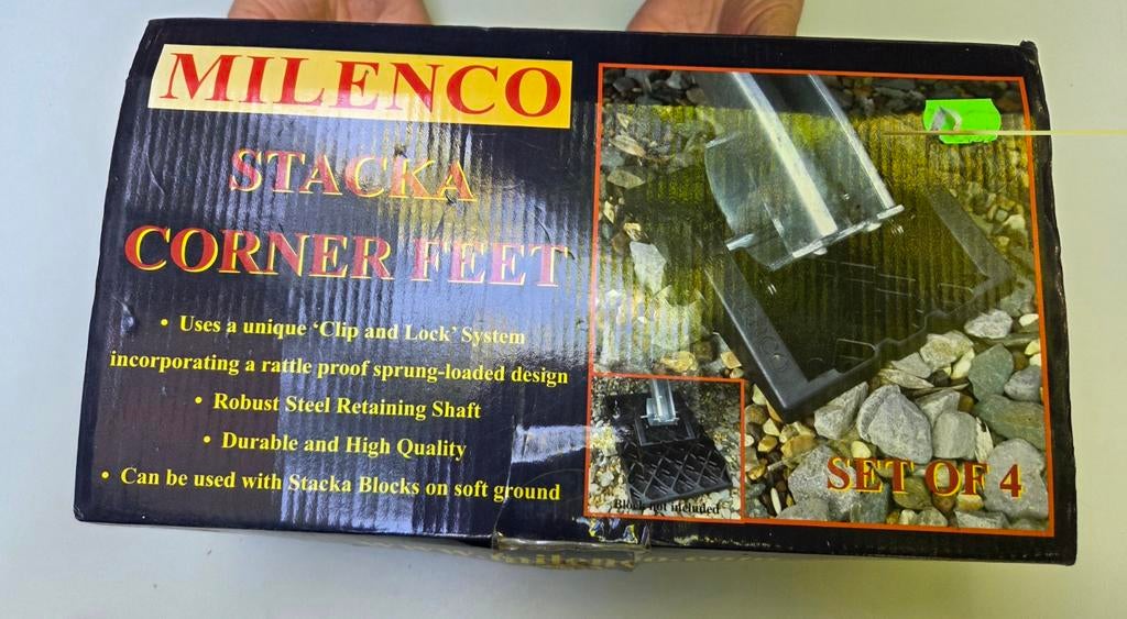 4  steunen/voetjes voor caravan merk milenco, Ophalen of Verzenden