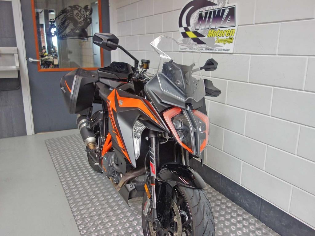 KTM 1290 SUPER DUKE GT, 2 cilinders, KTM, Motorrijbewijs A, Bedrijf