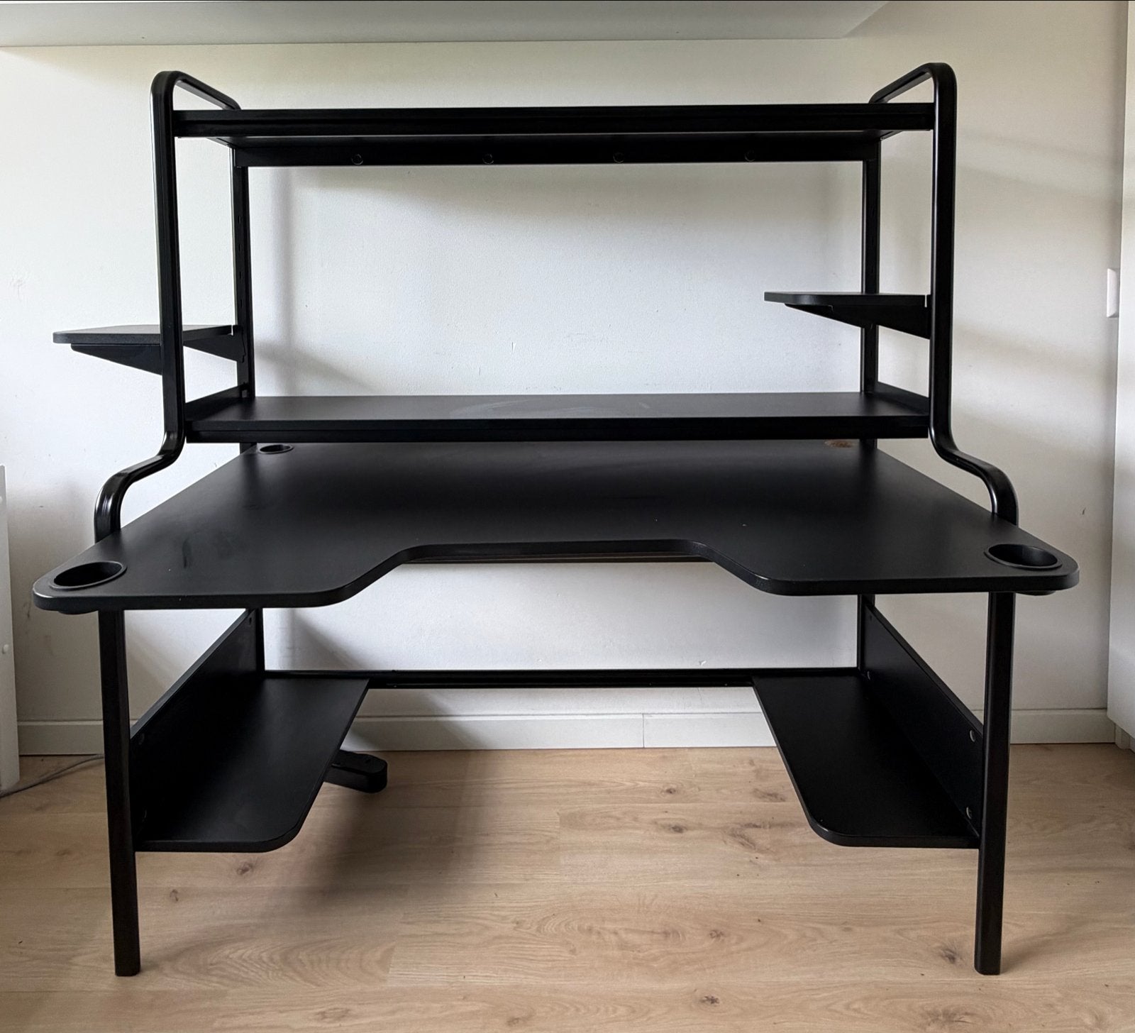 IKEA Fredde gamingbureau zonder zijkanten, Huis en Inrichting, Bureaus, Ophalen, Gebruikt, Spaanplaat of MDF, IKEA