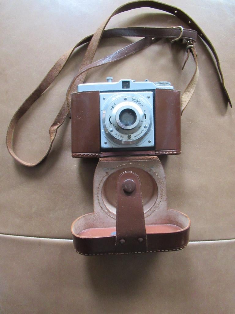 OUDE CAMERA met lederen hoes merk DACORA € 25, Verzamelen, Ophalen of Verzenden, Voor 1940, Fototoestel