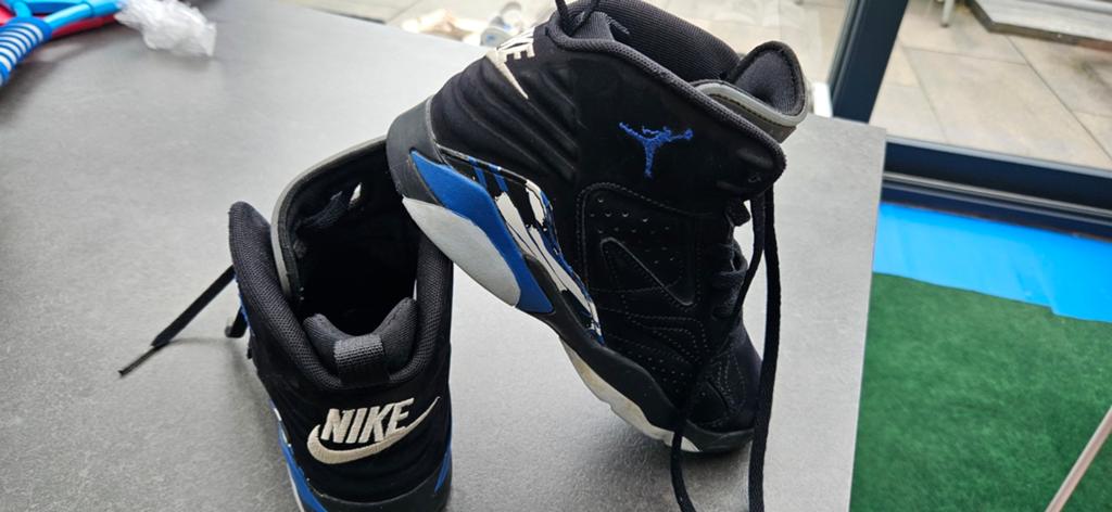 Nog Nieuw NIKE JORDEN Sneakers Maat: 33, Ophalen of Verzenden, Zo goed als nieuw, Jongen, Schoenen