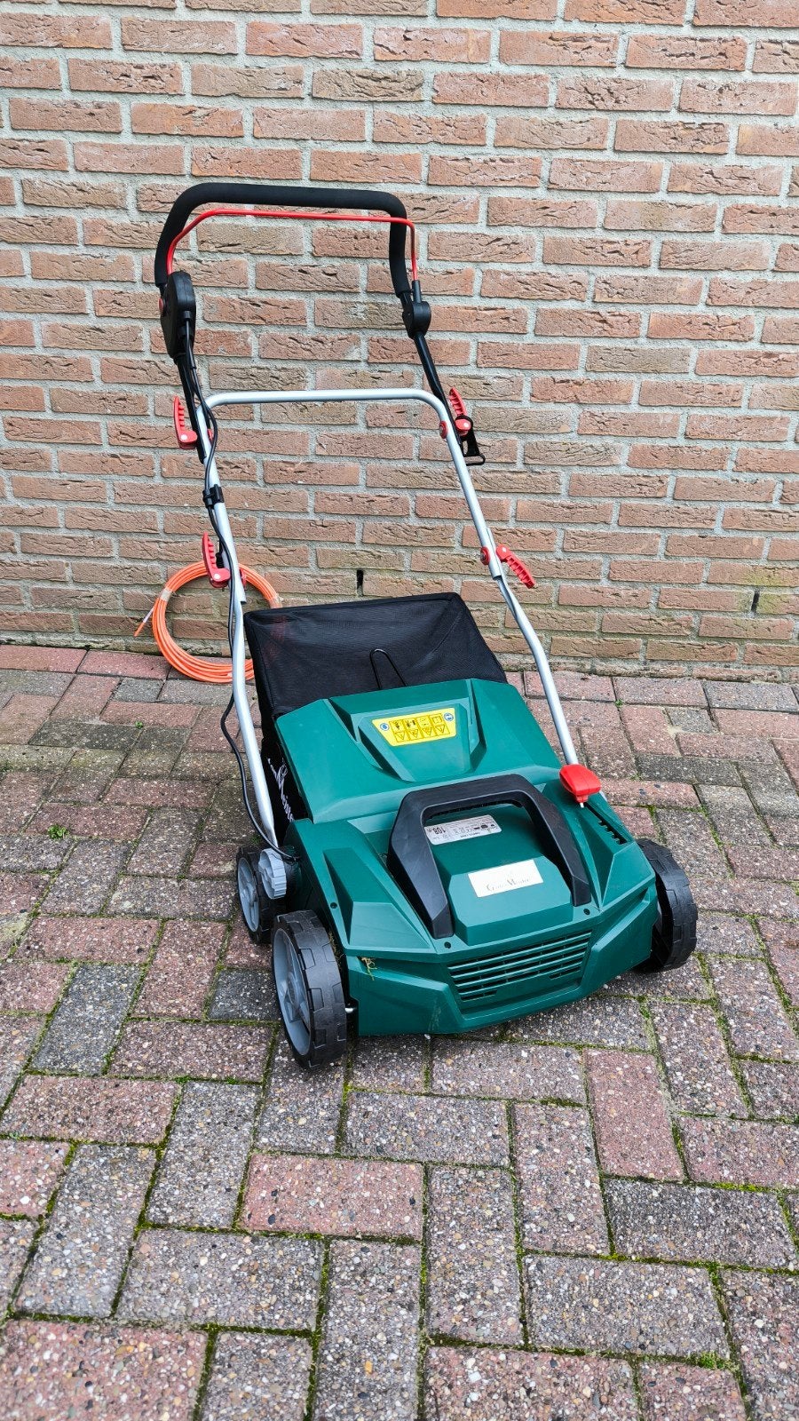 Verticuteermachine en beluchter - 1800 watt - 38 cm - 40 L, Ophalen, Gebruikt, Elektrisch
