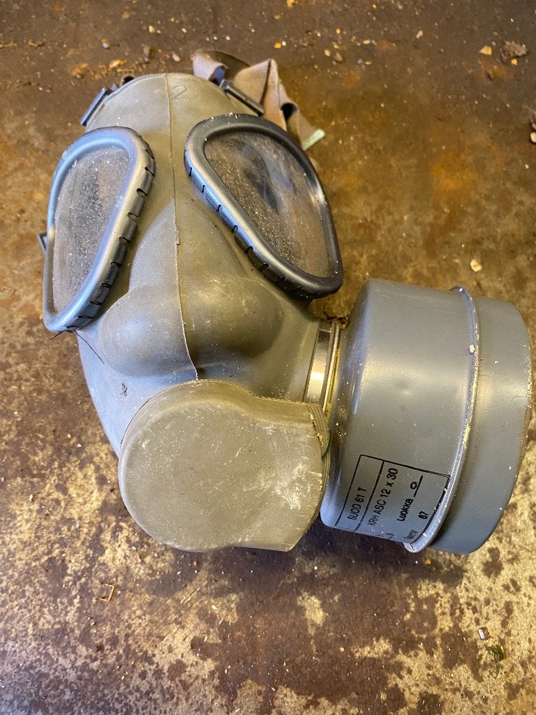 2 gasmaskers, Ophalen of Verzenden, Landmacht, Nederland, Kleding of Schoenen