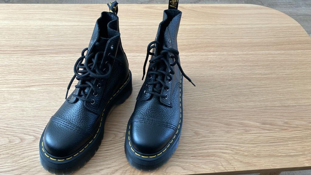 Dr. Martens Sinclair Black Milled Nappa, Kleding | Dames, Schoenen, Zo goed als nieuw, Zwart, Ophalen of Verzenden