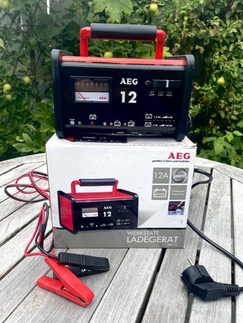 AEG Acculader werkplaatsoplader WM 12 6 V, 12 V 12 A 12 A, Nieuw