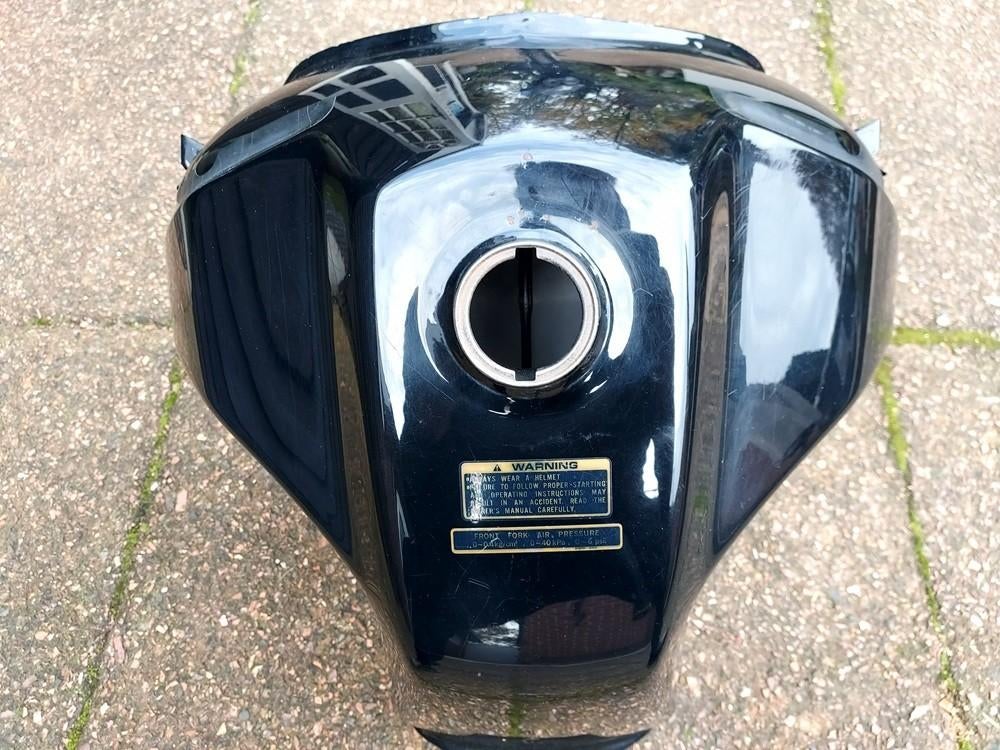 Honda XRV 750 benzine tank RD04 zwart-rood als NIEUW., Verzenden