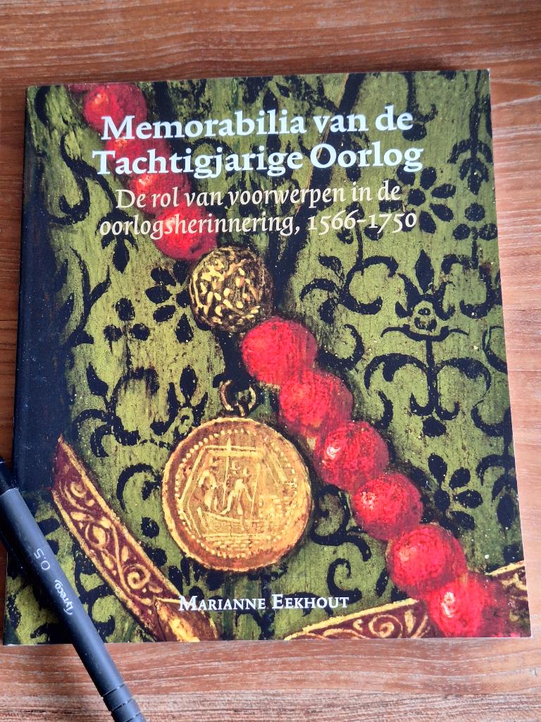 Memorabilia van de Tachtigjarige Oorlog de rol  voorwerpen, Boeken, Ophalen of Verzenden, Tweede Wereldoorlog, Zo goed als nieuw