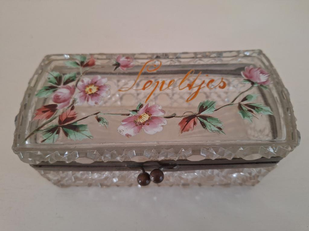 Vintage Brockway glazen doosje/ lepeldoosje met bloemmotief, Antiek en Kunst, Curiosa en Brocante, Ophalen of Verzenden