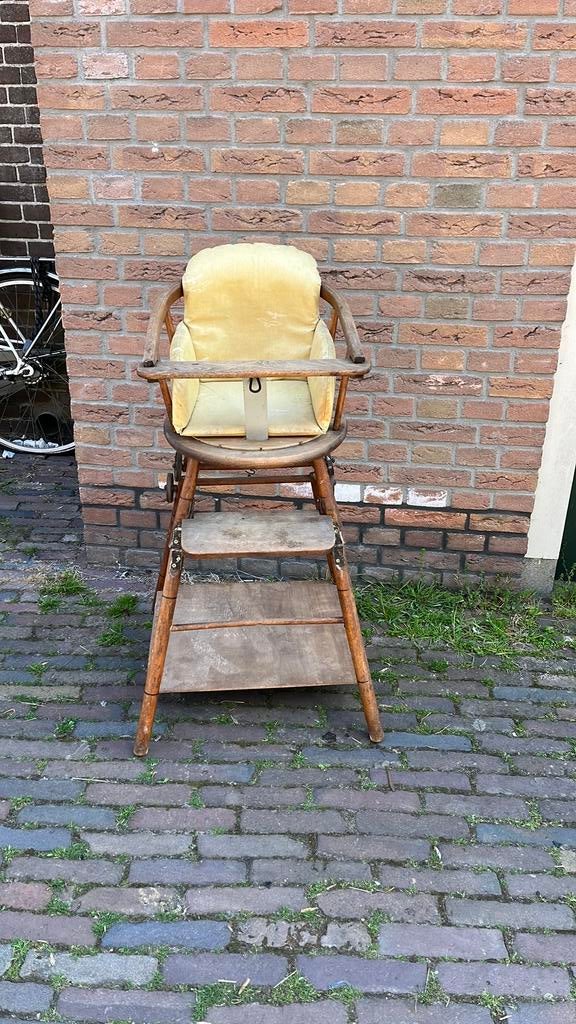 Houten vintage kinderstoel, Kinderen en Baby's, Kinderstoelen, Ophalen, Gebruikt, Inklapstoel