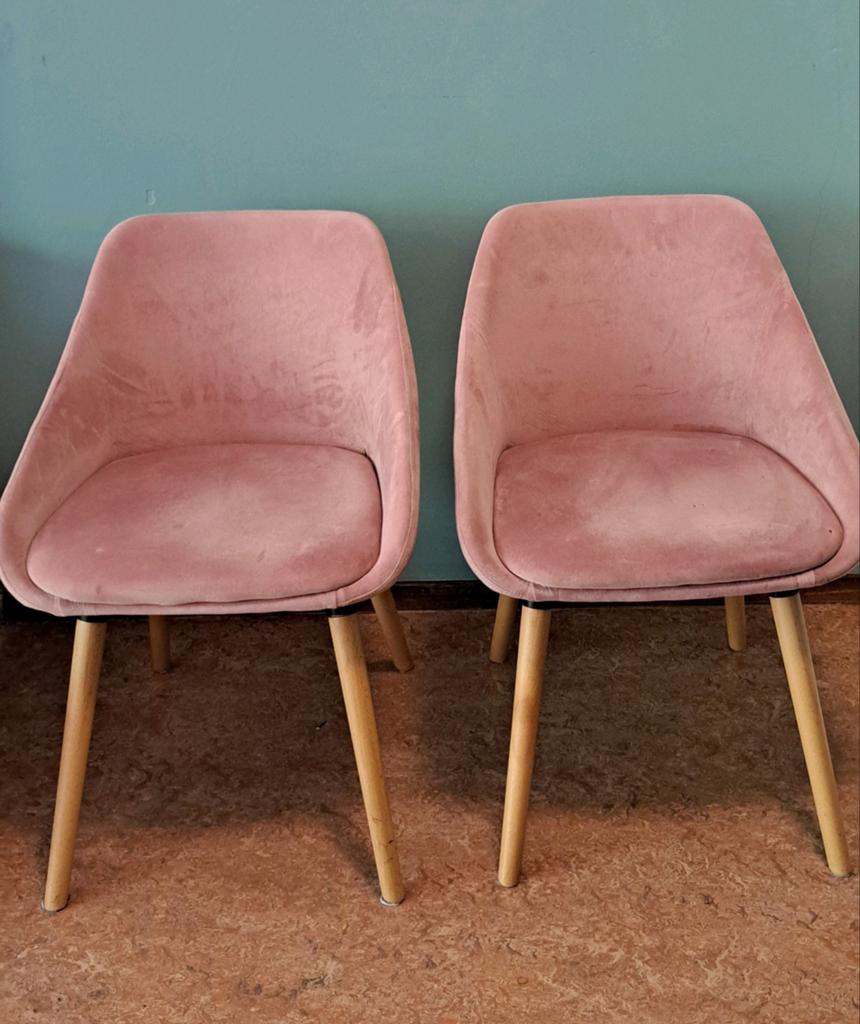 GRATIS 2 roze eetkamerstoelen, Ophalen, Gebruikt, Overige kleuren, Vier