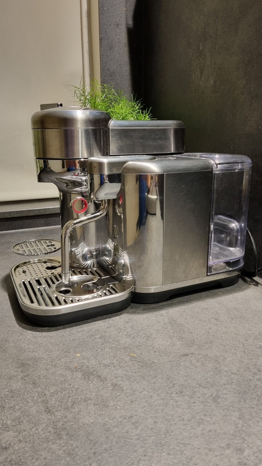 Nespresso Creatista Plus - RVS  met Melkopsc, Koffiepads en cups, Espresso apparaat, Ophalen of Verzenden, Zo goed als nieuw
