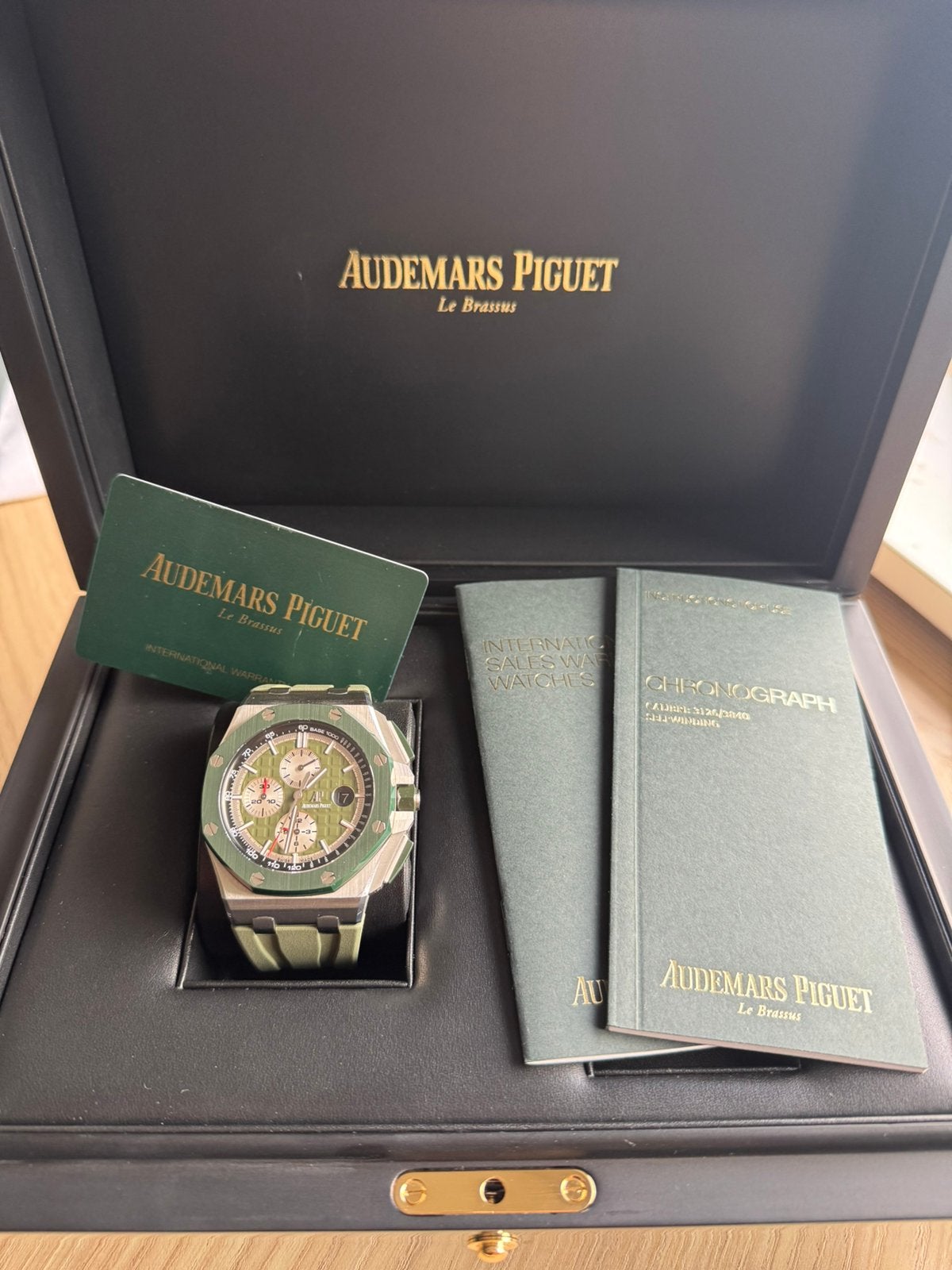 Audemars Piguet Royal Oak Offshore Chronograph Lim Edi 400, Sieraden, Tassen en Uiterlijk, Aphouse.amsterdam@audemarspiquet.com