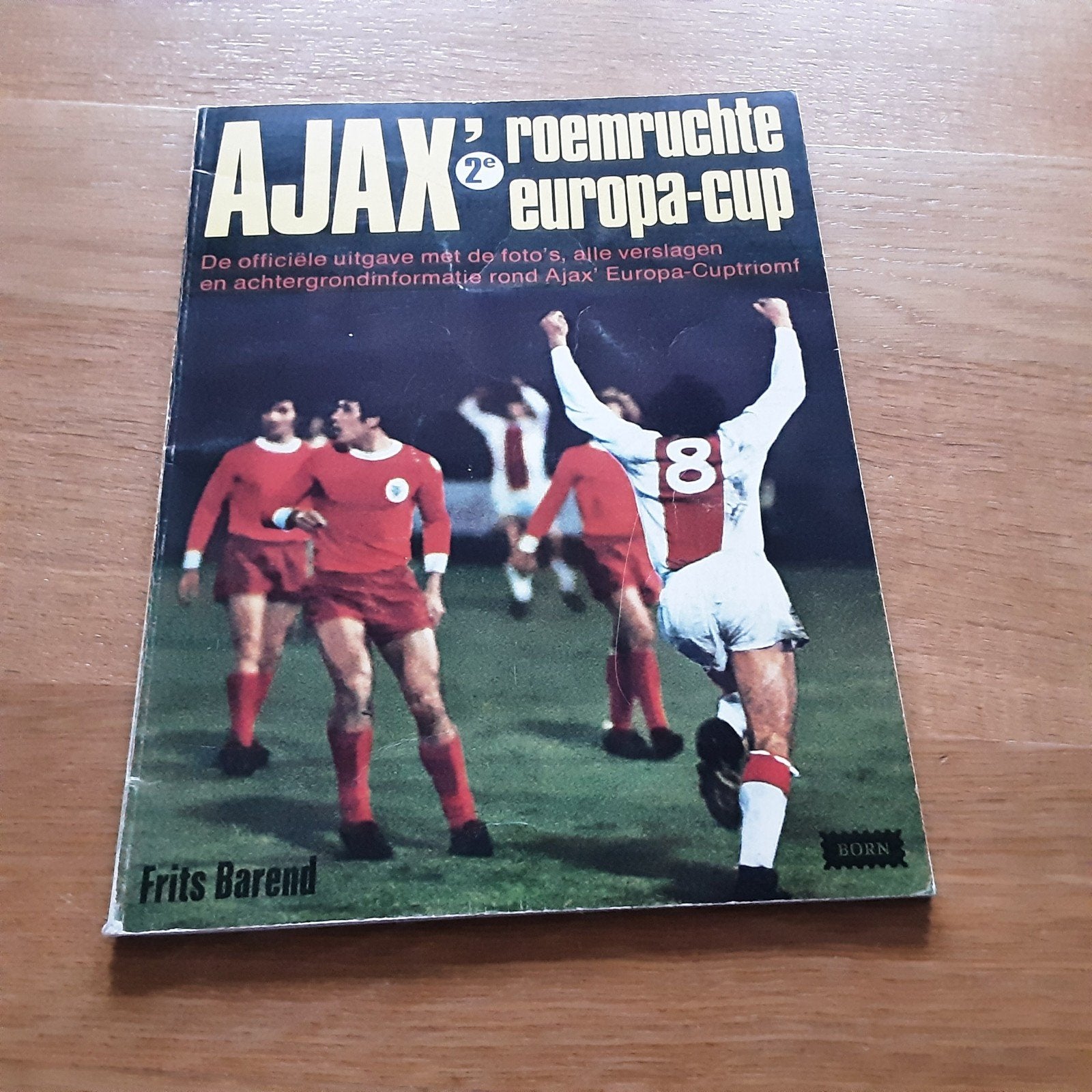 Ajax' 2e roemruchte Europa-Cup - Frits Barend (Boek), Ophalen of Verzenden, Gelezen, Frits Barend