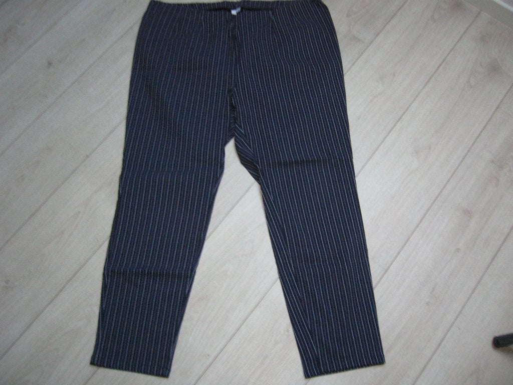Leuke Ciso blauwe slank makend gestreepte broek 52 54 €20,-, Ophalen of Verzenden, Nieuw, Blauw, Broek of Spijkerbroek