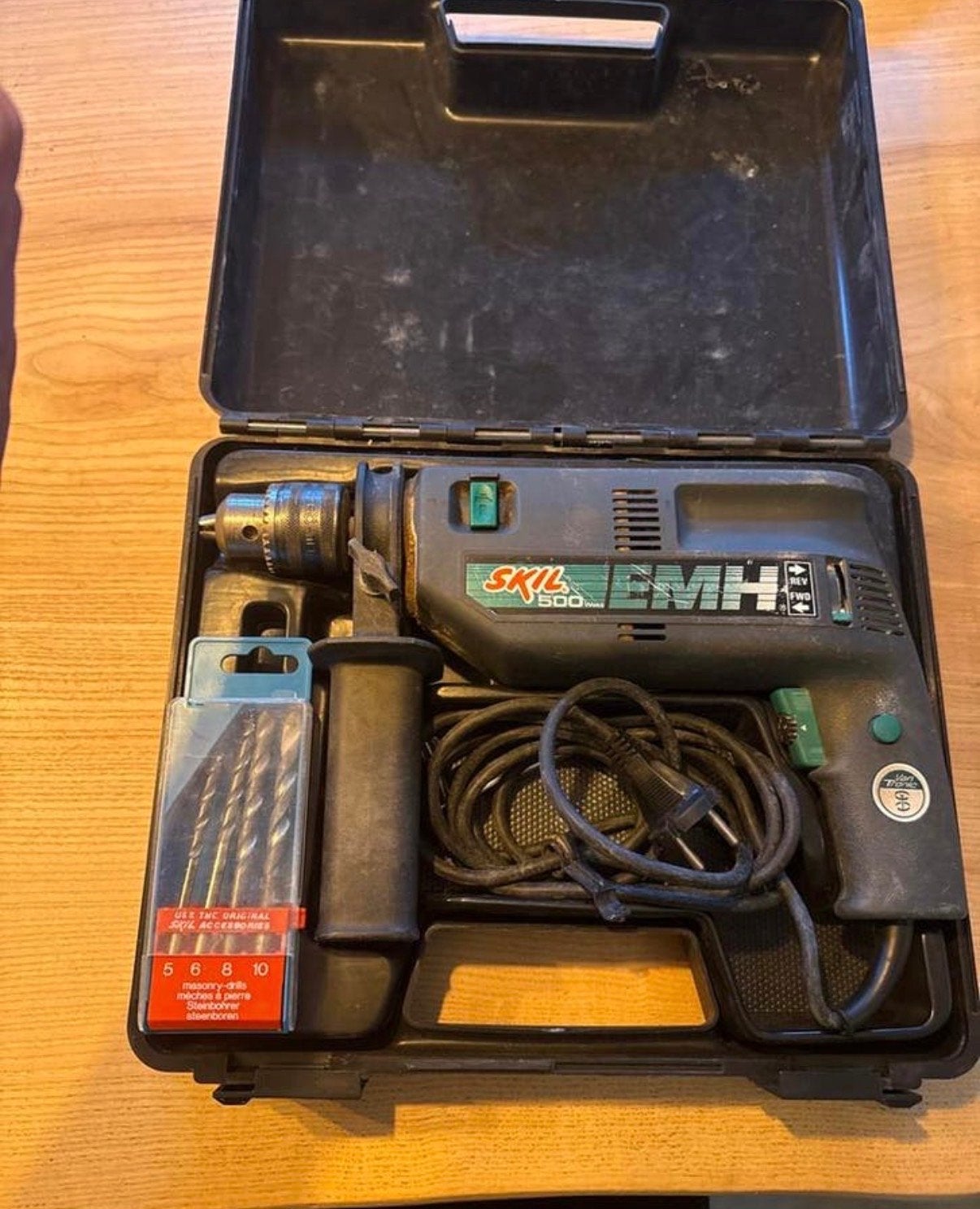 Skil 500 EMH Boormachine met klopfunctie en accessoires, Boormachine, Gebruikt, Ophalen of Verzenden, Klopboormechanisme