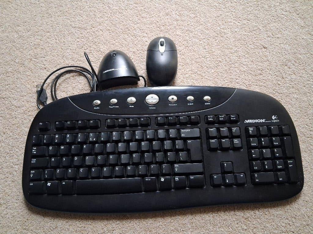 Logitech bluetooth toetsenbord + muis, Computers en Software, Gebruikt, Toetsenbord en muis-set, Logitech., Ophalen of Verzenden