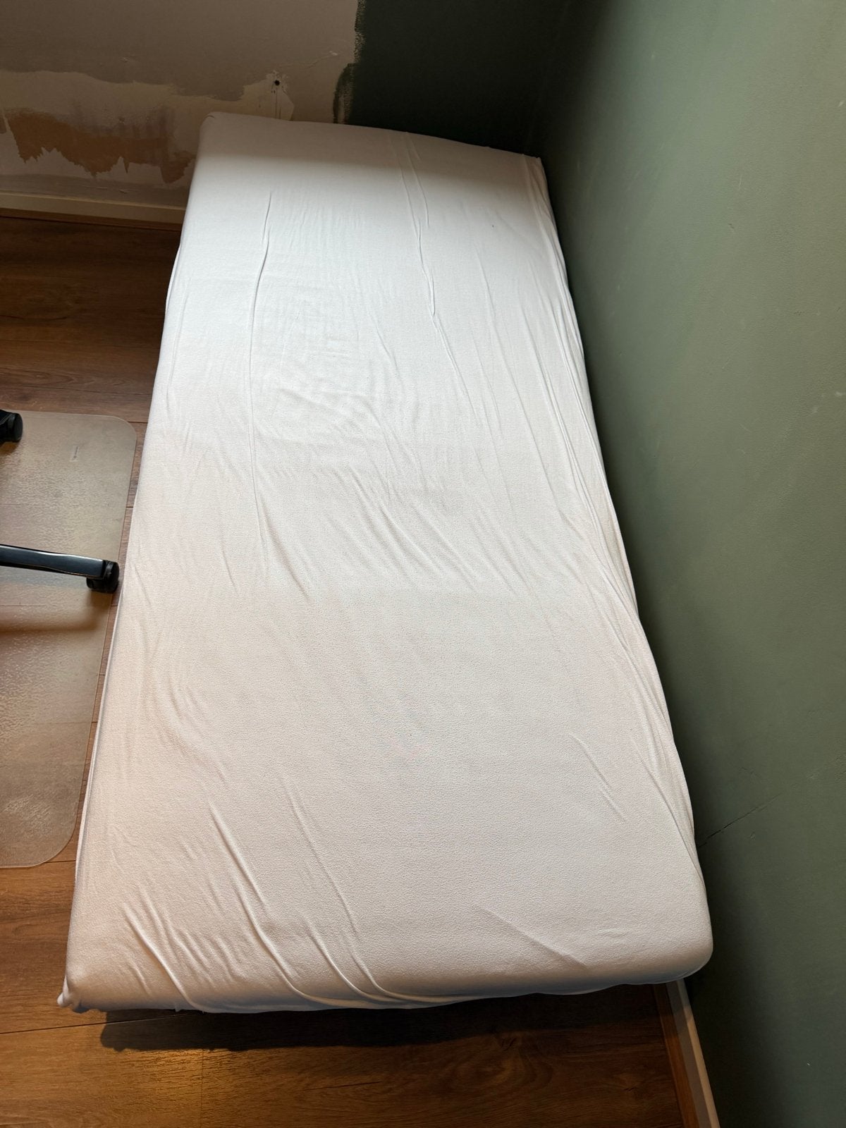 Opklapbaar logeerbed LYCKSELE LÖVÅS, Huis en Inrichting, Slaapkamer | Slaapbanken, Gebruikt, Wit, Eenpersoons, 70 cm of minder