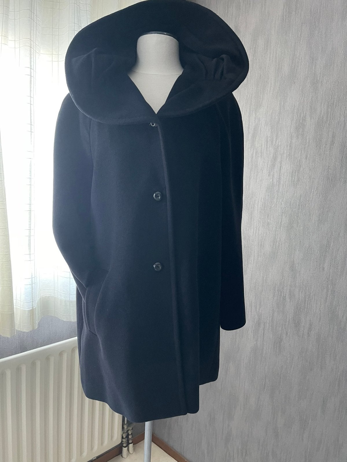 DELMOD Prachtige Jas/Mantel/Coat Nieuwstaat, Ophalen of Verzenden, Zo goed als nieuw, Maat 42/44 (L), Zwart