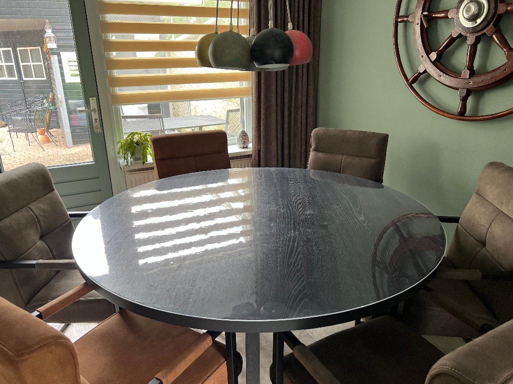Eiken eettafel zwart rond 149 cm, Huis en Inrichting, Tafels | Eettafels, Gebruikt, 100 tot 150 cm, 100 tot 150 cm, Rond, Eikenhout