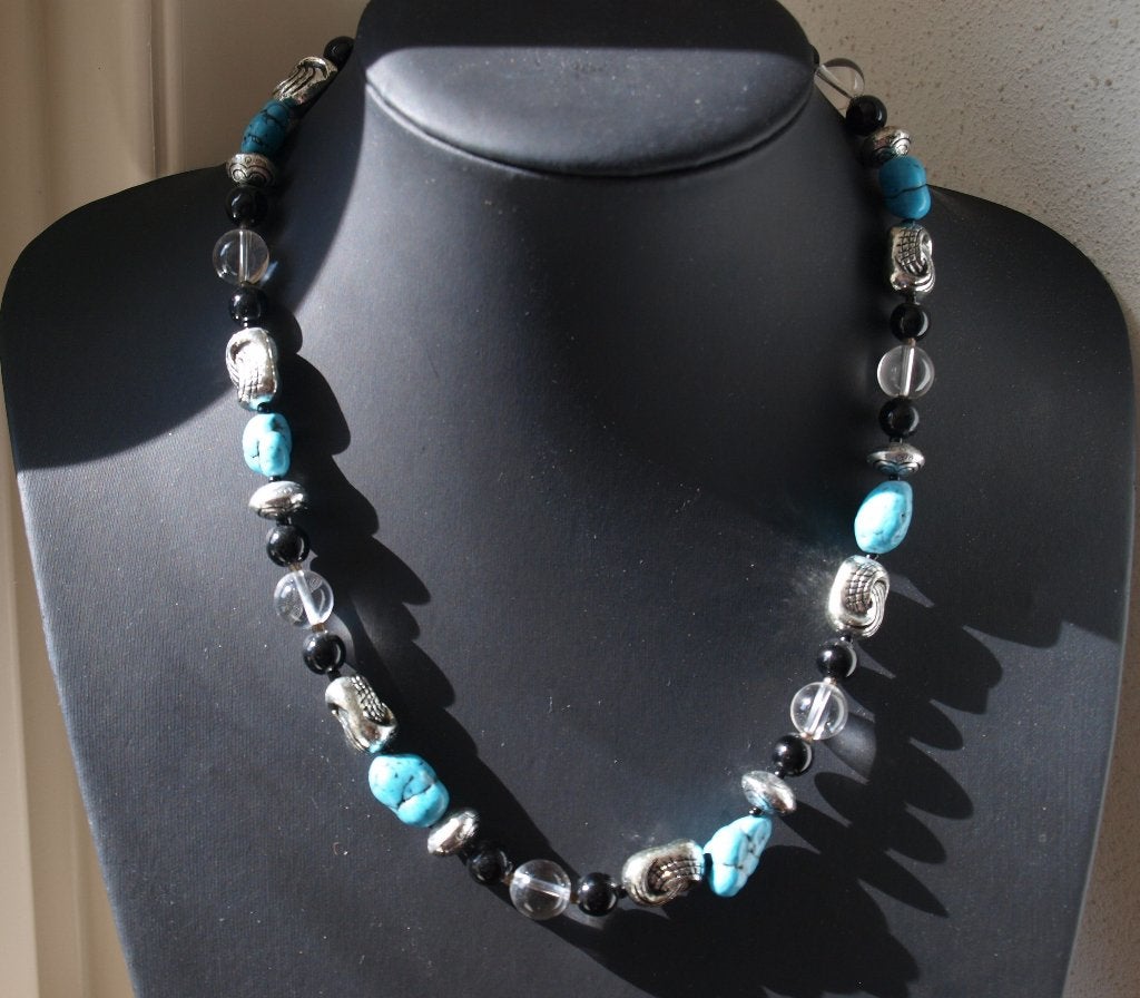 Unieke ketting met turkoois, jade  en zilverkleurige kralen, Blauw, Nieuw, Ophalen of Verzenden, Steen of Mineraal