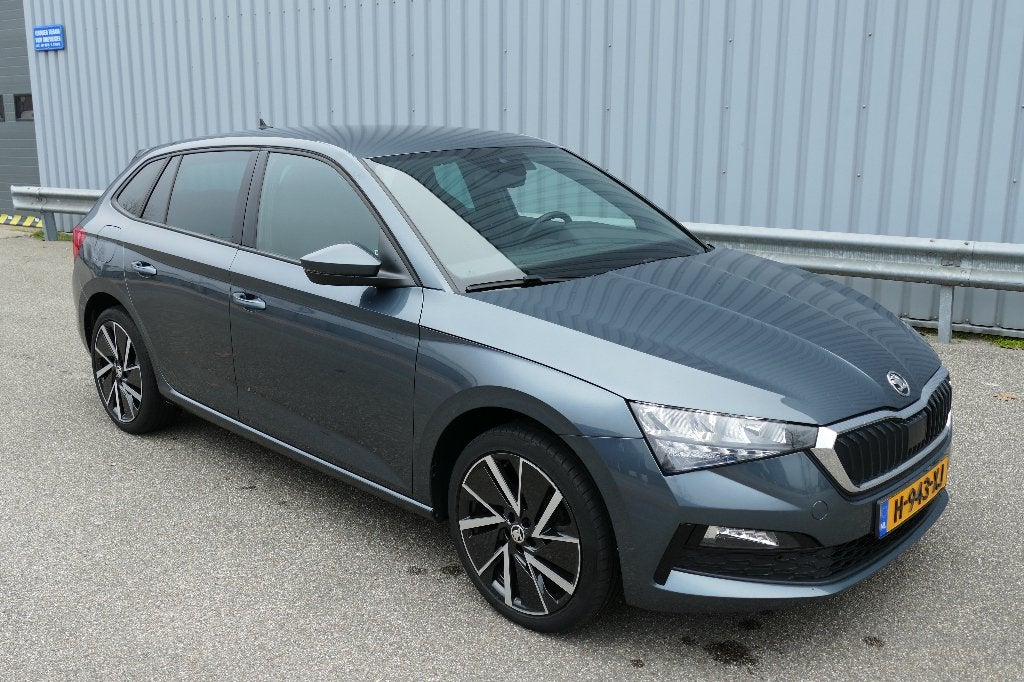 Skoda Scala Sport Business 1.0 TSI 116pk 2020 Metallic Grey, Voorwielaandrijving, Zwart, 4 cilinders, Origineel Nederlands