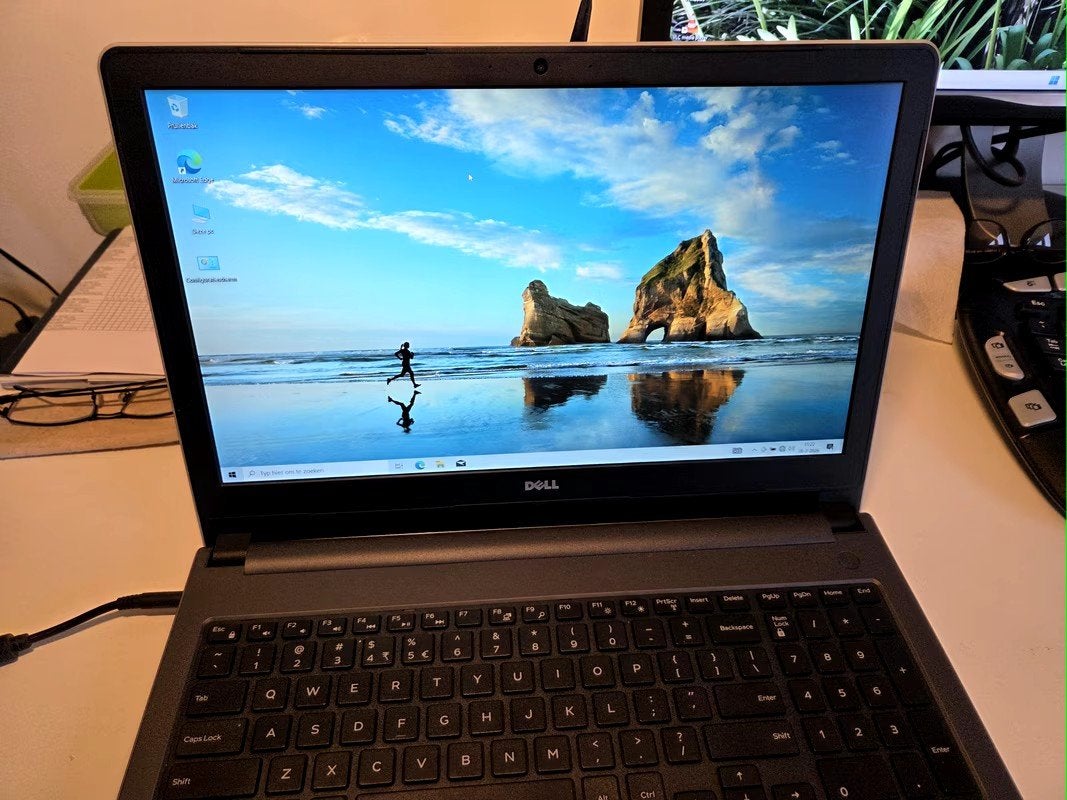 Dell Inspiron i7-6500U 8GB 500GB SSD Radeon 4GB video Office, Gebruikt, Met videokaart, 8 GB, 500GB