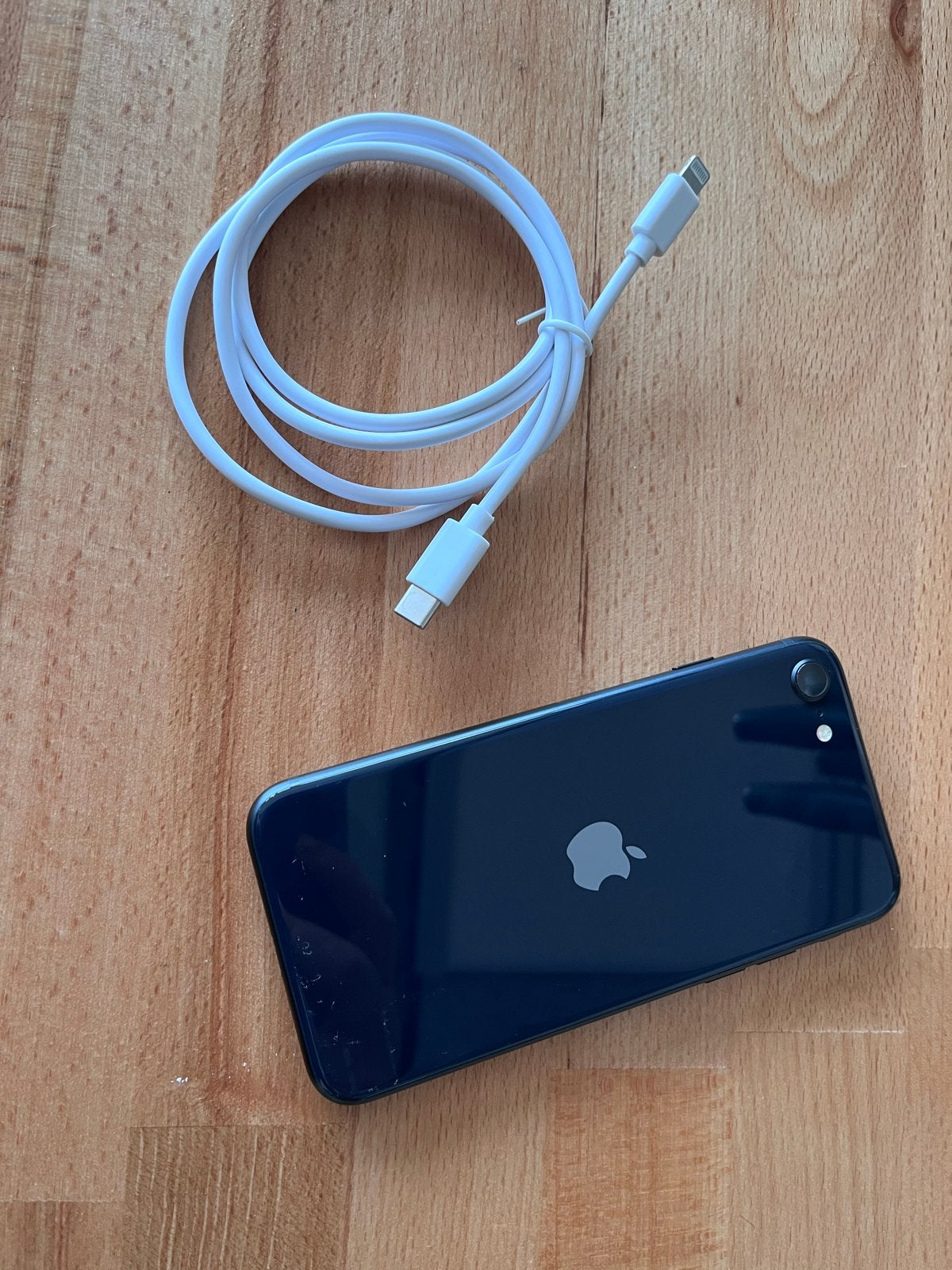 iPhone SE (2020) Zwart 64GB met oplaadkabel, Telecommunicatie, Mobiele telefoons | Apple iPhone, Gebruikt, Zwart, Ophalen of Verzenden