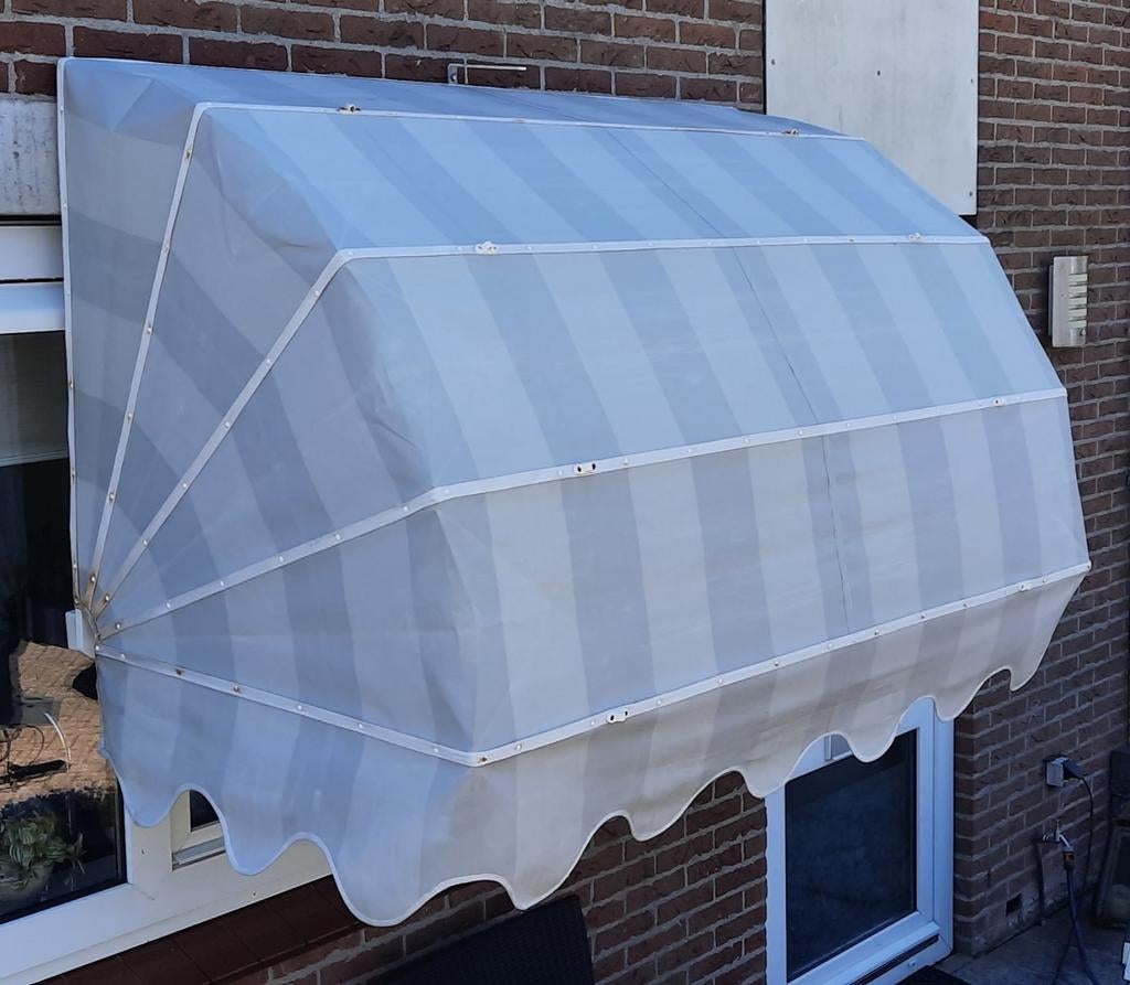 Markies zonnescherm, Ophalen