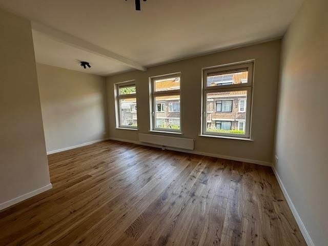 Den Haag Loosduinen - Ouverturestraat, 4 kamers, 90 m2, Den Haag, Den Haag, Via bemiddelaar, Bovenwoning