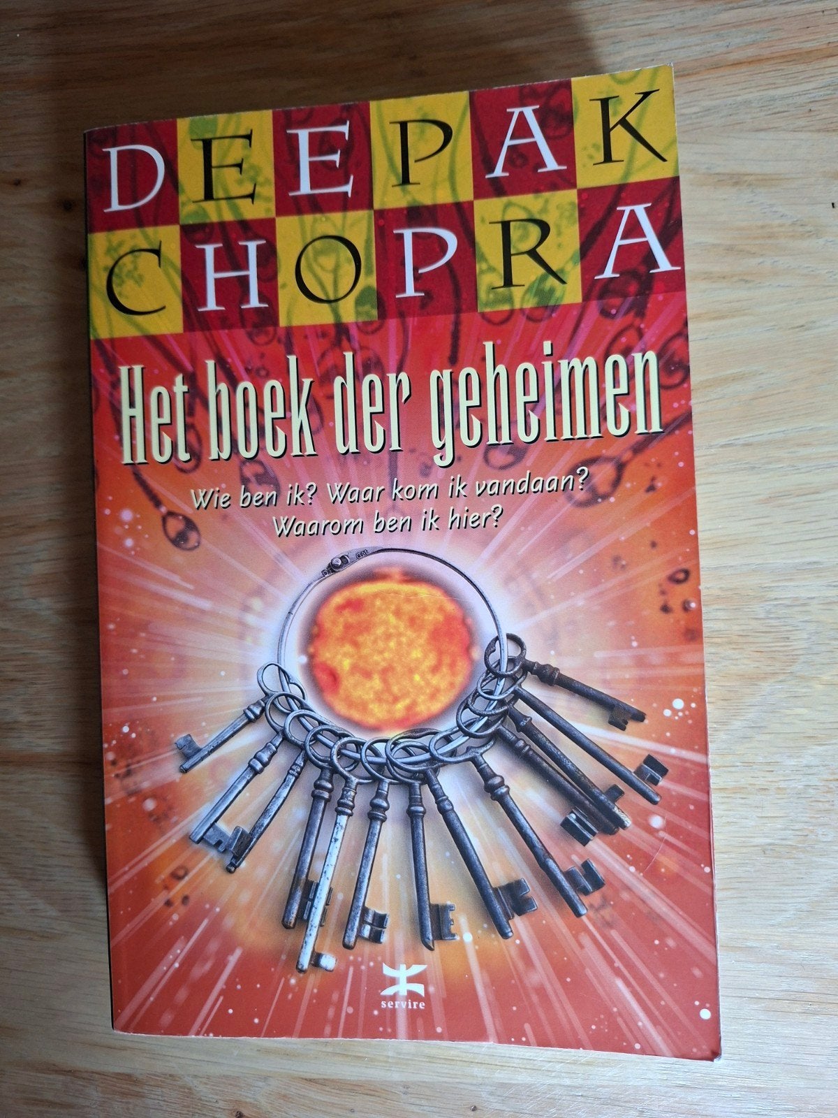 Deepak Chopra - Het boek der geheimen €13, Gelezen, Achtergrond en Informatie, Spiritualiteit algemeen, Ophalen of Verzenden