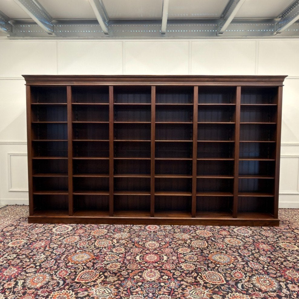 Foto 4 van Grote Klassieke Engelse Open Boekenkast